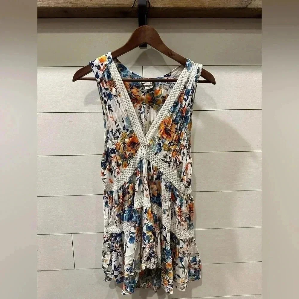 Lola P Floral V-Neck Uneven Flowy Tank- women’s large